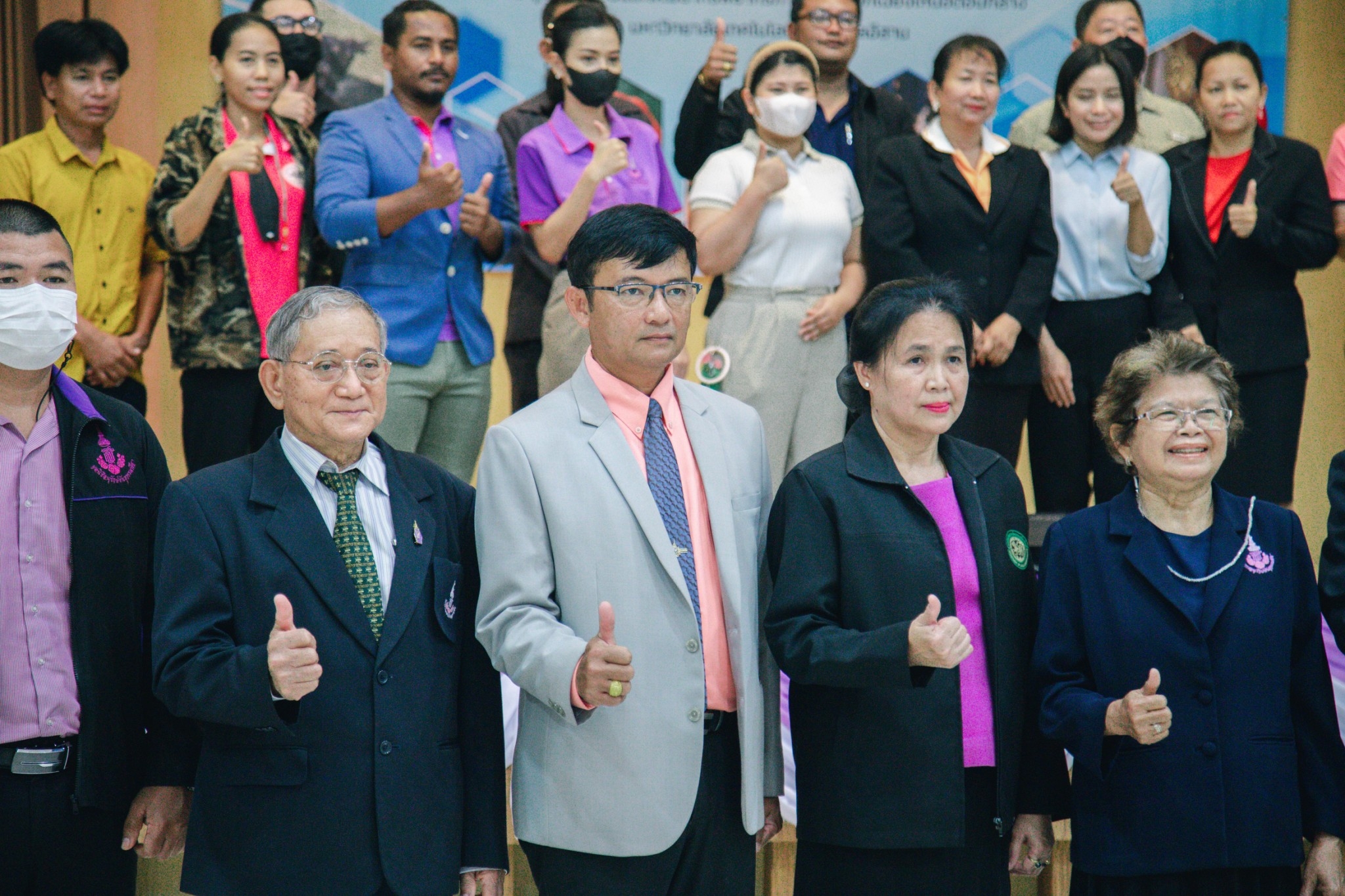 LINE_ALBUM_การฝึกอบรมปฏิบัติการงานสวน พฤกษศาสตร_2