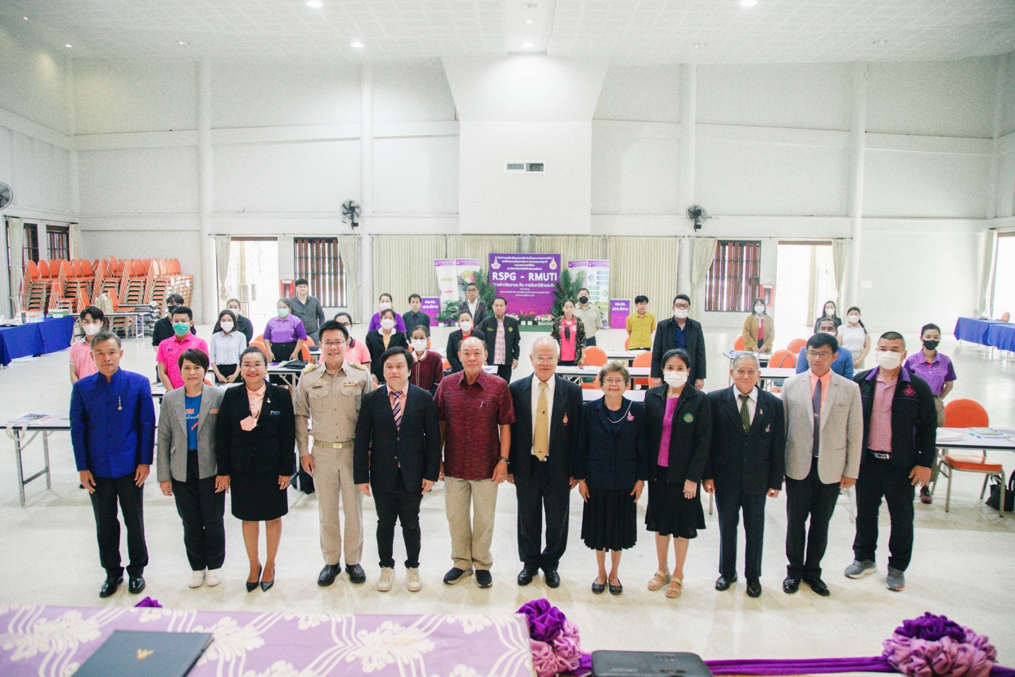 LINE_ALBUM_การฝึกอบรมปฏิบัติการงานสวน พฤกษศาสตร_5