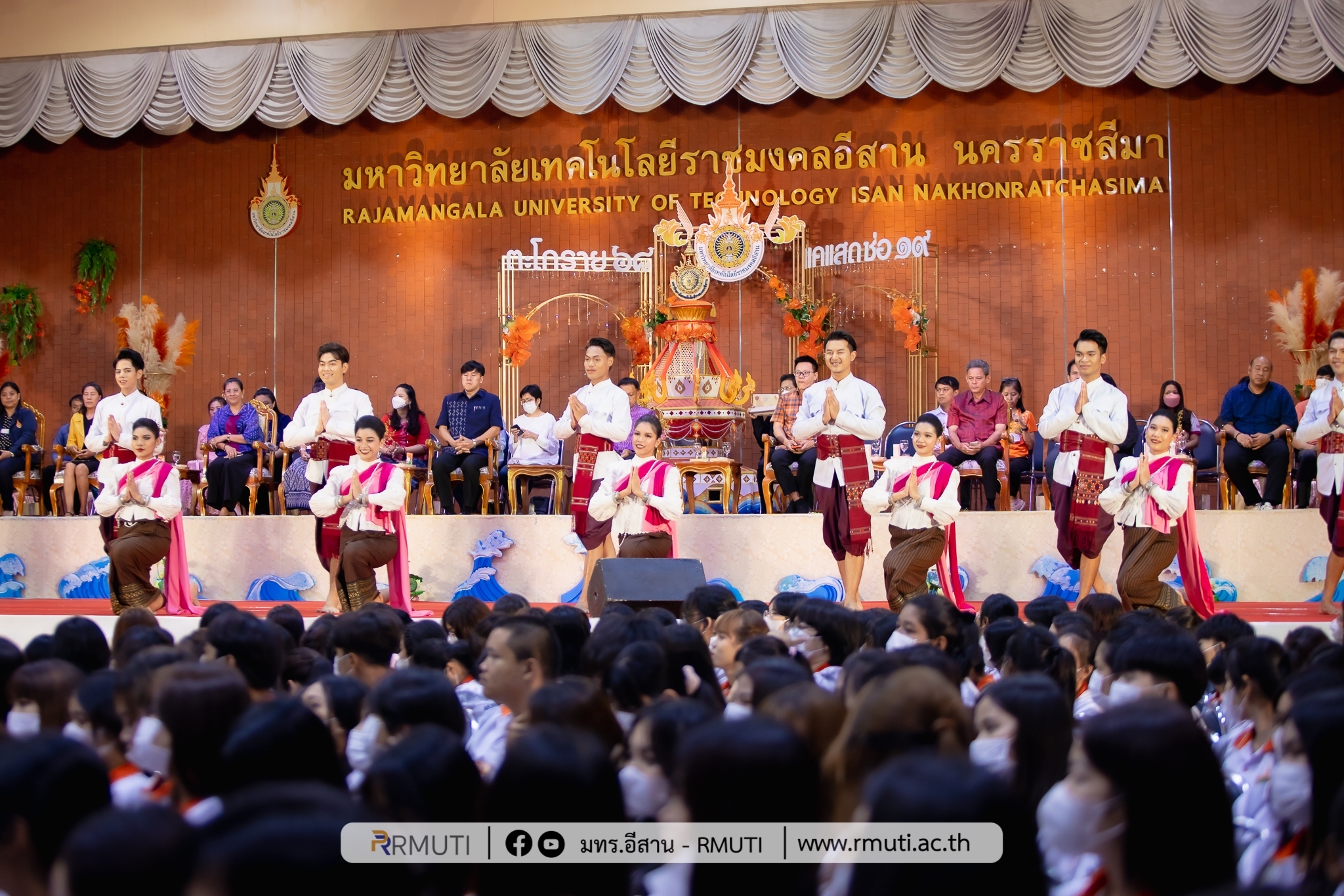 LINE_ALBUM_ก้าวแรก มทร.อีสาน แคแสดช่อที่ ๑๙_๒๓๐๗๐๓_14