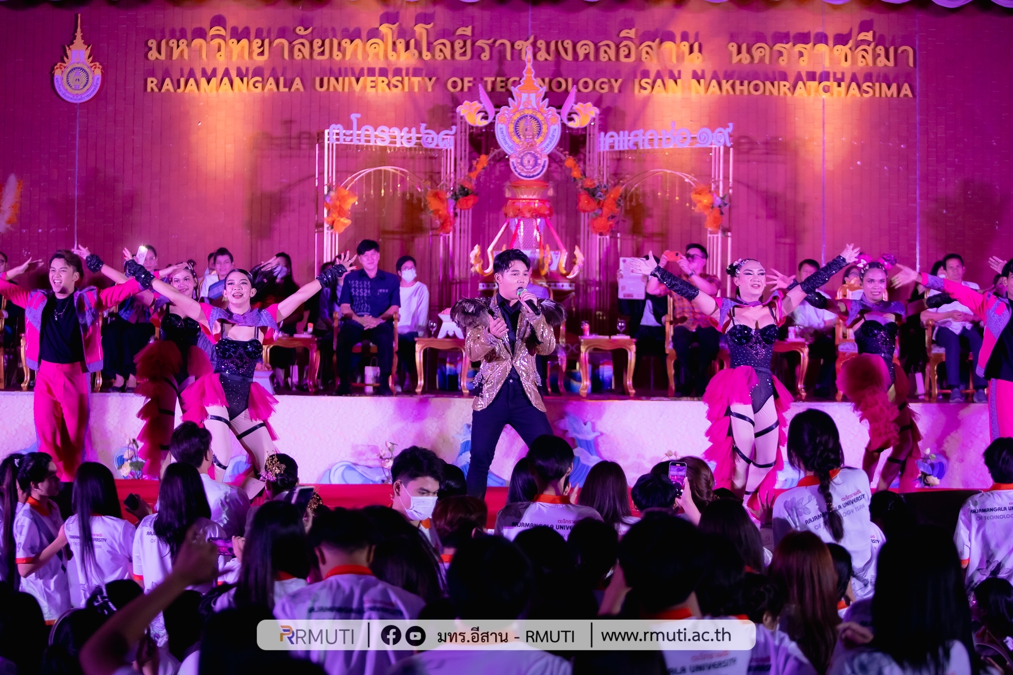 LINE_ALBUM_ก้าวแรก มทร.อีสาน แคแสดช่อที่ ๑๙_๒๓๐๗๐๓_16