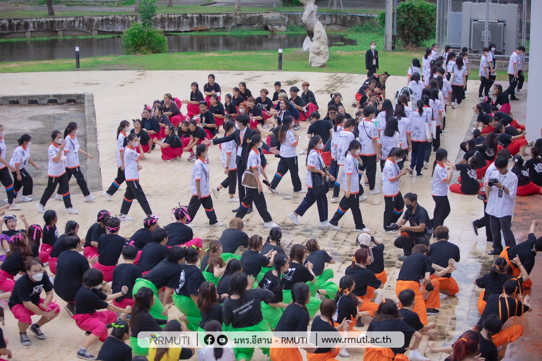 LINE_ALBUM_ก้าวแรก มทร.อีสาน แคแสดช่อที่ ๑๙_๒๓๐๗๐๓_5