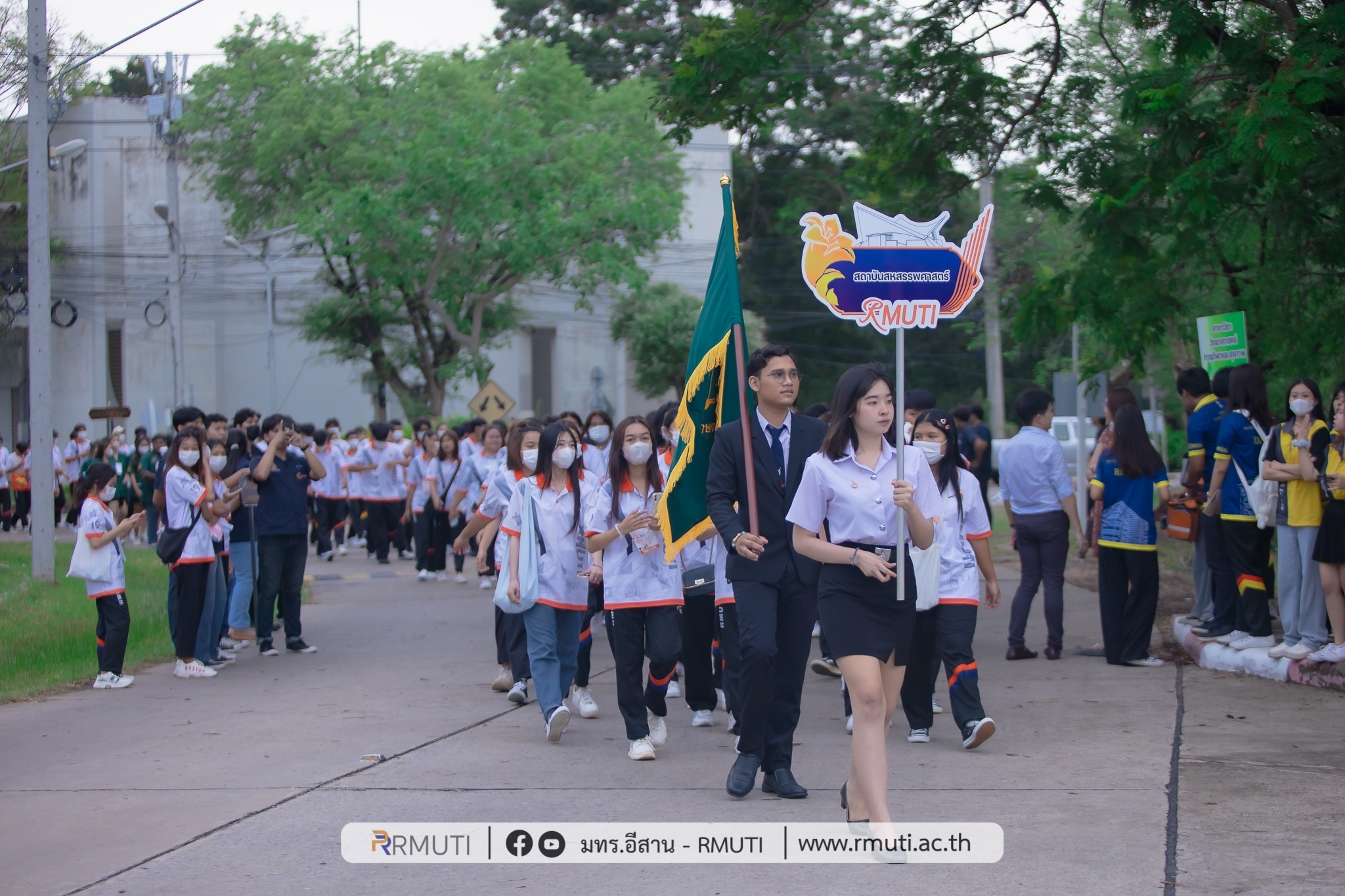 LINE_ALBUM_ก้าวแรก มทร.อีสาน แคแสดช่อที่ ๑๙_๒๓๐๗๐๓_9