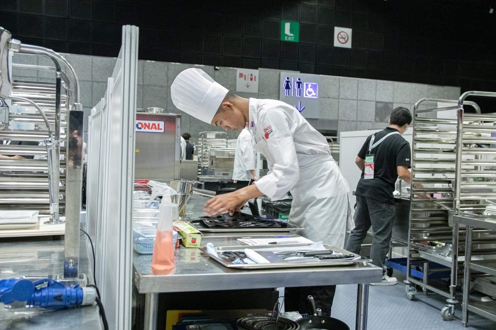 ประกอบอาหารระดับอาเซียน 6