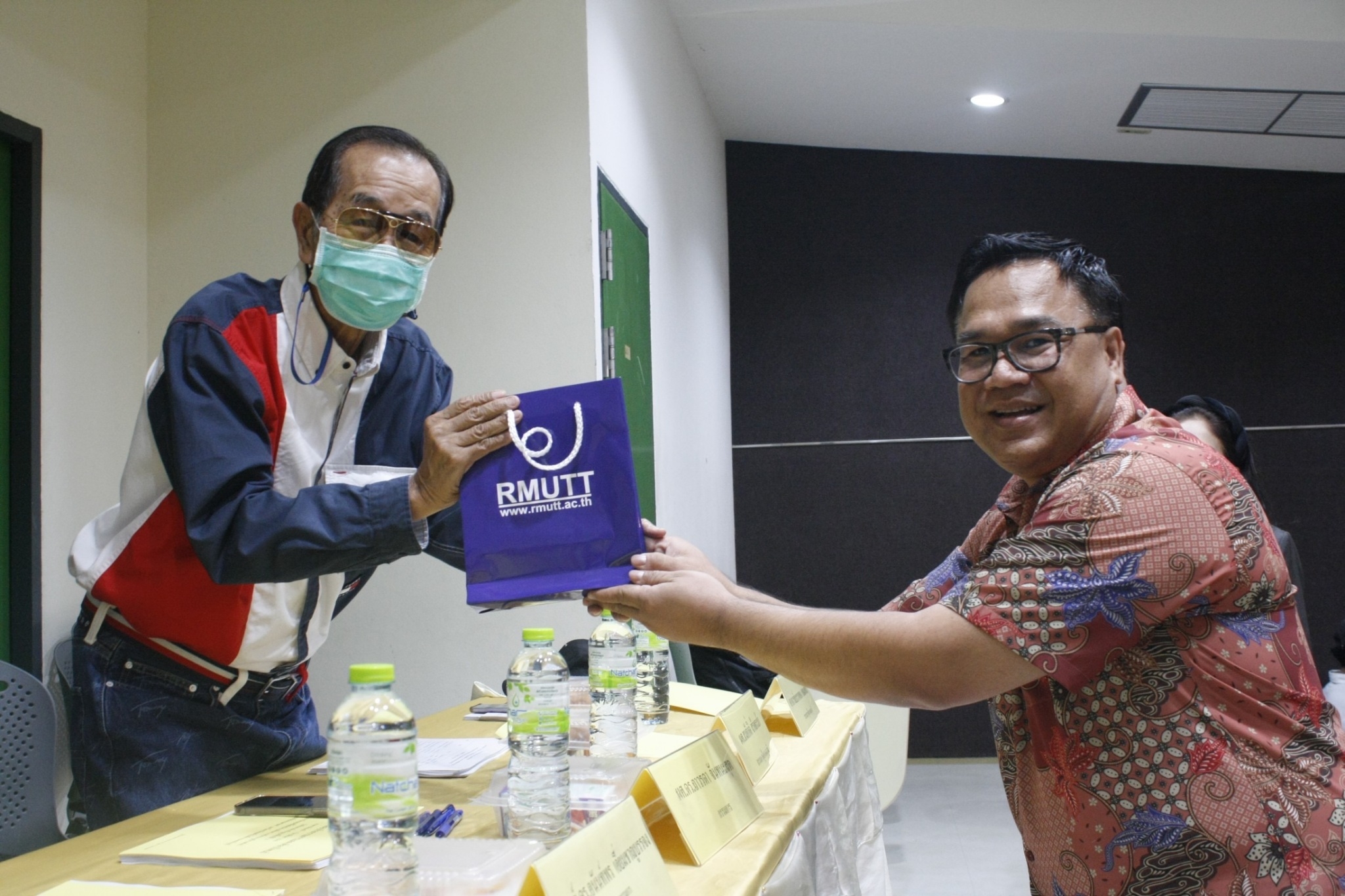 2be5d1c5-ed05-4fb8-acaa-e6f4bd3df8a2_0