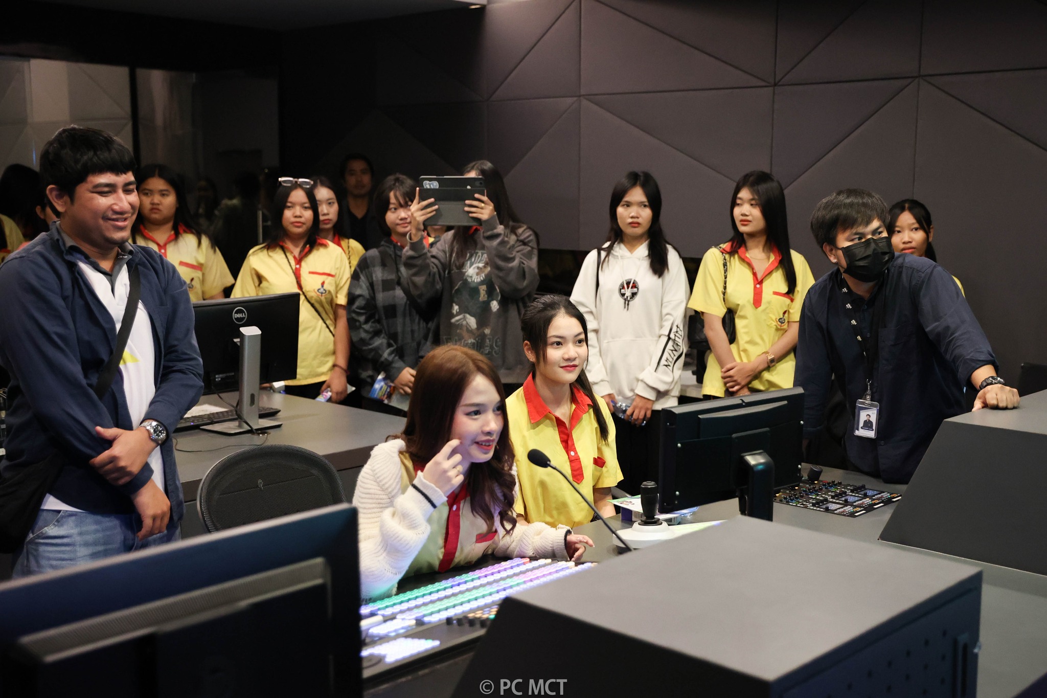 421011053_897537275706674_3578292239404897787_n