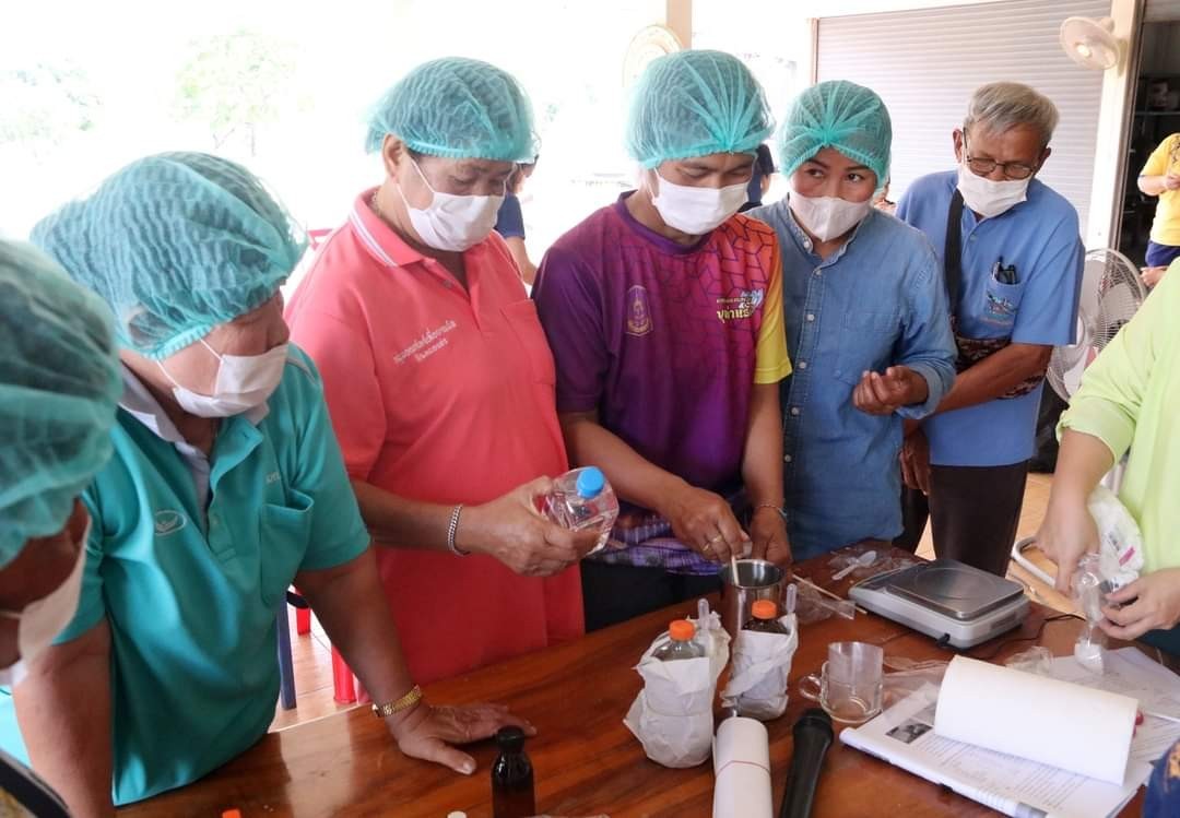 LINE_ALBUM_ถ่ายทอดการแปรรูปผลิตภัณฑ์จากพืชสมุนไ_240307_17