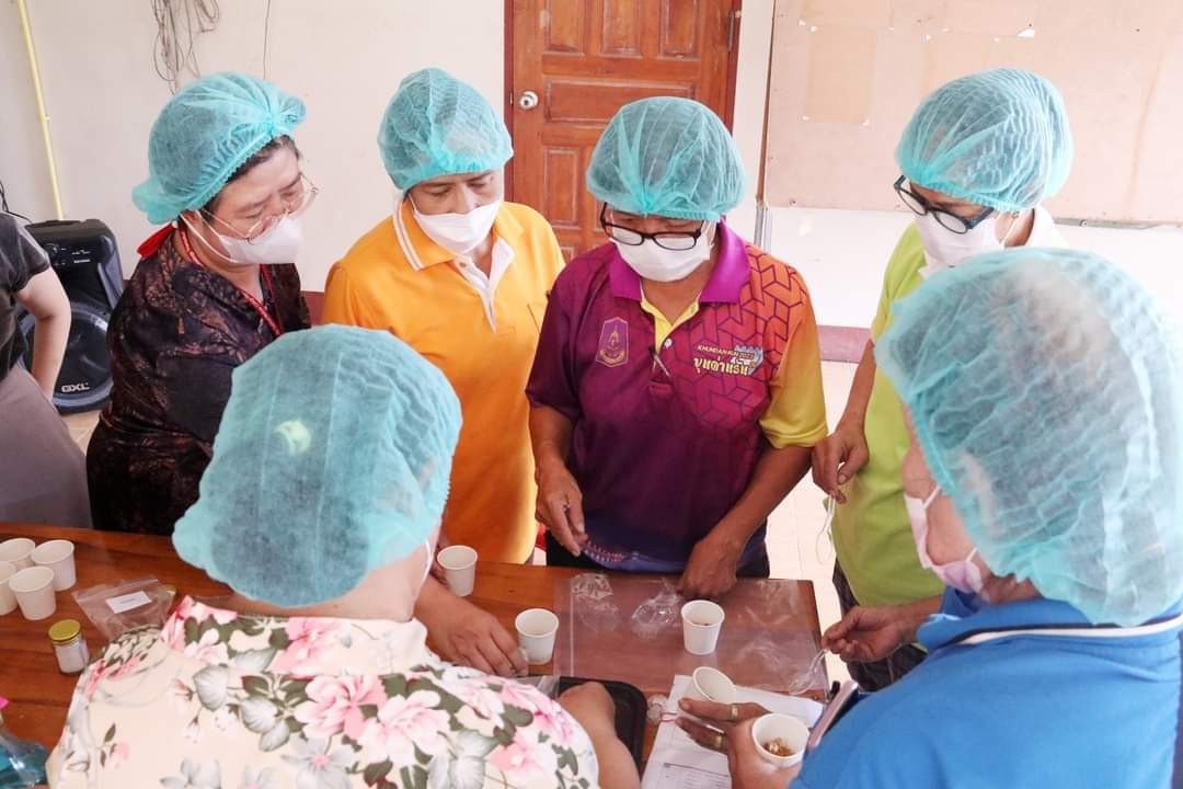 LINE_ALBUM_ถ่ายทอดการแปรรูปผลิตภัณฑ์จากพืชสมุนไ_240307_23