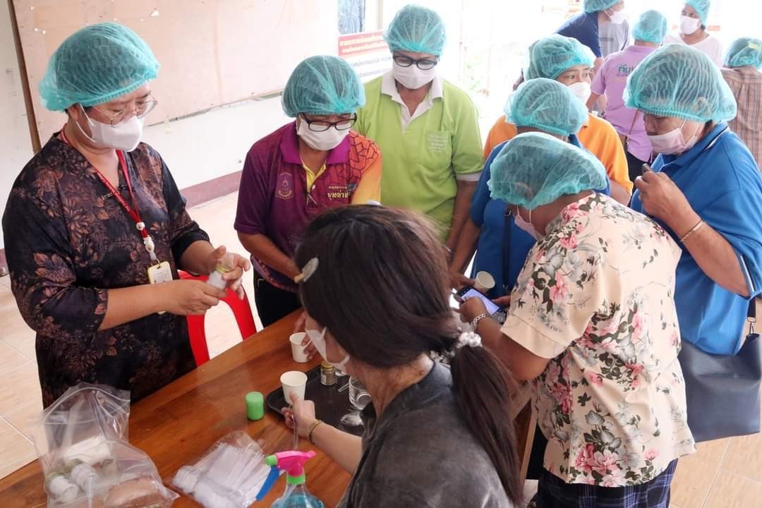 LINE_ALBUM_ถ่ายทอดการแปรรูปผลิตภัณฑ์จากพืชสมุนไ_240307_28