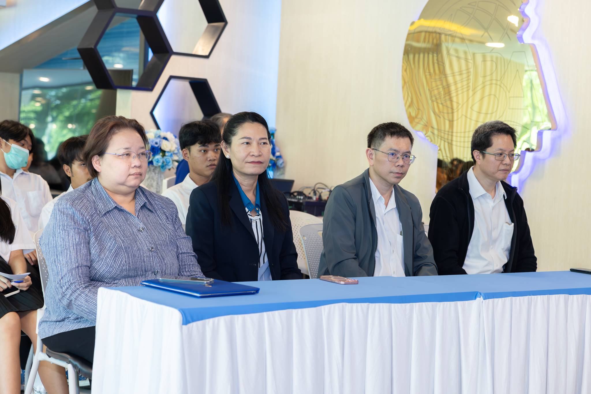 25671015-0L9A8193-Enhanced-NR