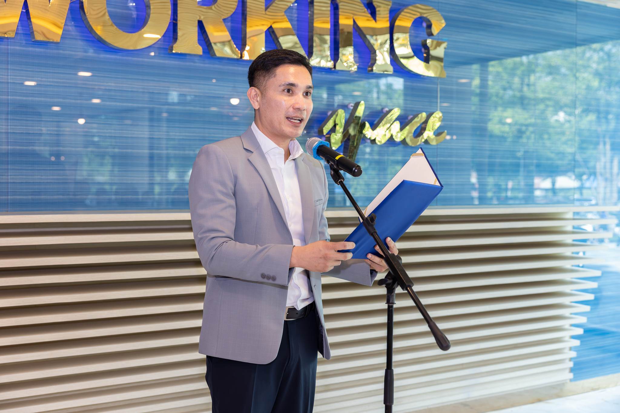 25671015-0L9A8198-Enhanced-NR