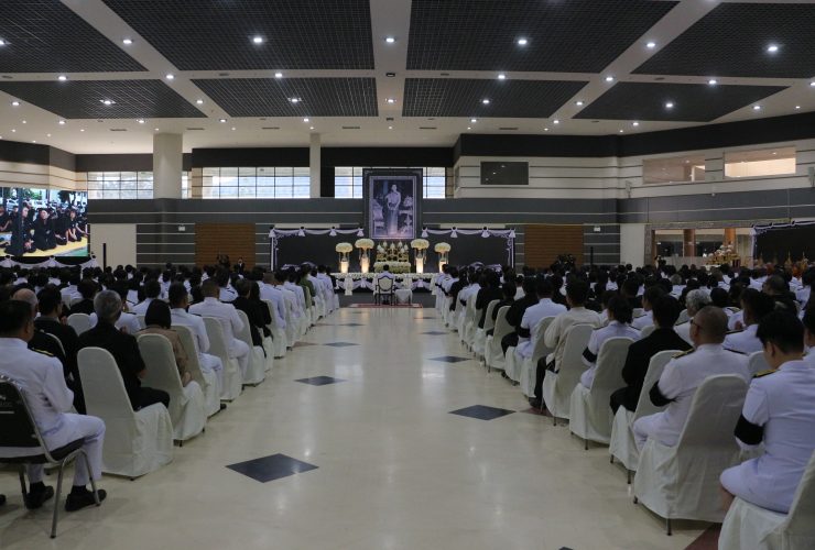 มทร.ล้านนา ร่วมพิธีถวายสักการะพระบรมศพ สมเด็จพระนางเจ้าสิริกิติ์ พระบรมราชินีนาถ พระบรมราชชนนีพันปีหลวง
