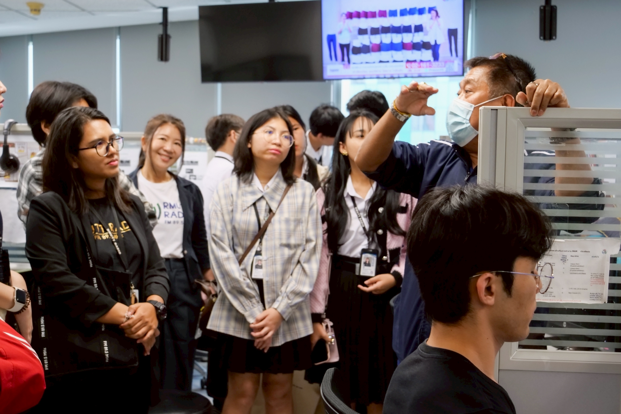 LINE_ALBUM_ดูงานช่อง 3_250930_1