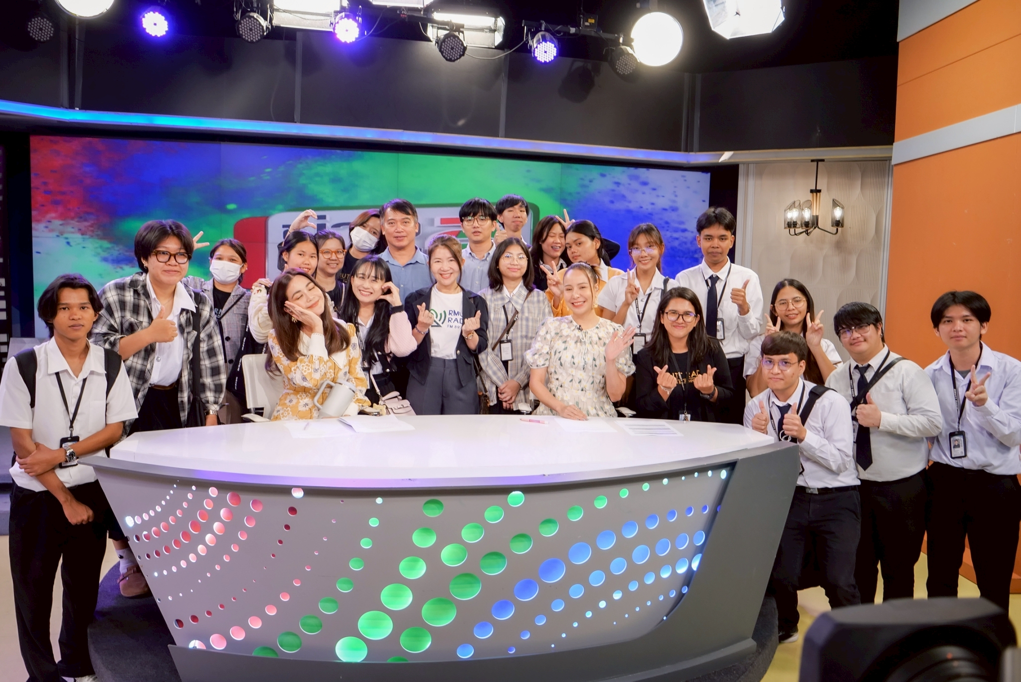 LINE_ALBUM_ดูงานช่อง 3_250930_22