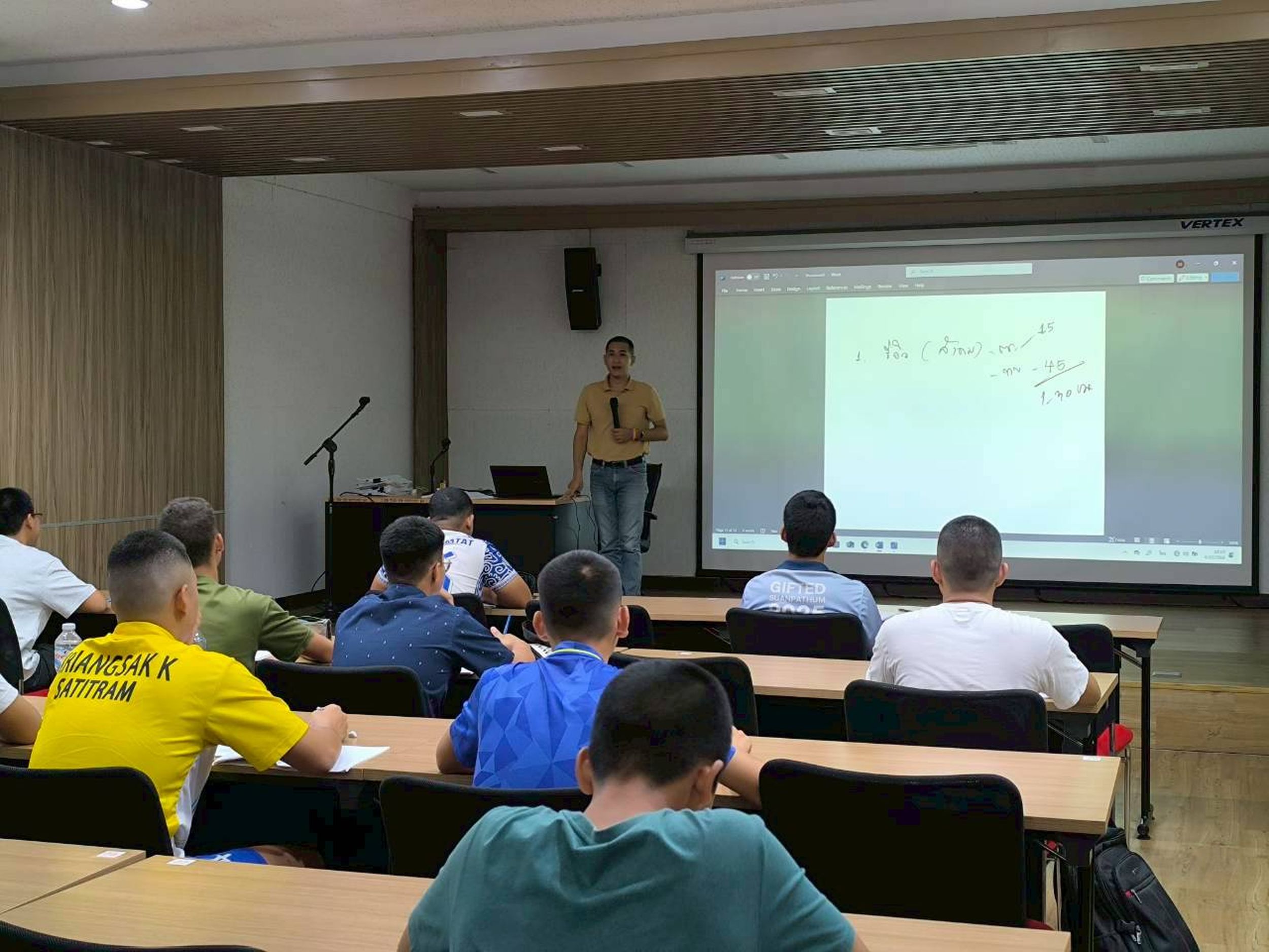 ให้การต้อนรับผู้บริหารสถาบันกวดวิชา-_07