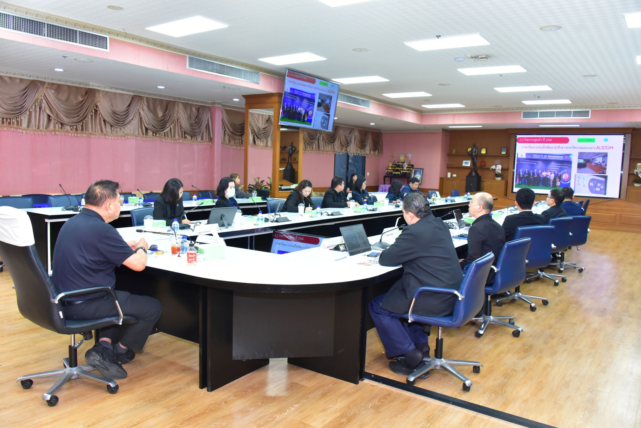 คณะวิศวกรรมศาสตร์ ต้อนรับคณะทำงาน EEC