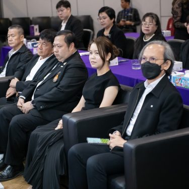 ผลิตบัณฑิตพันธุ์ใหม่