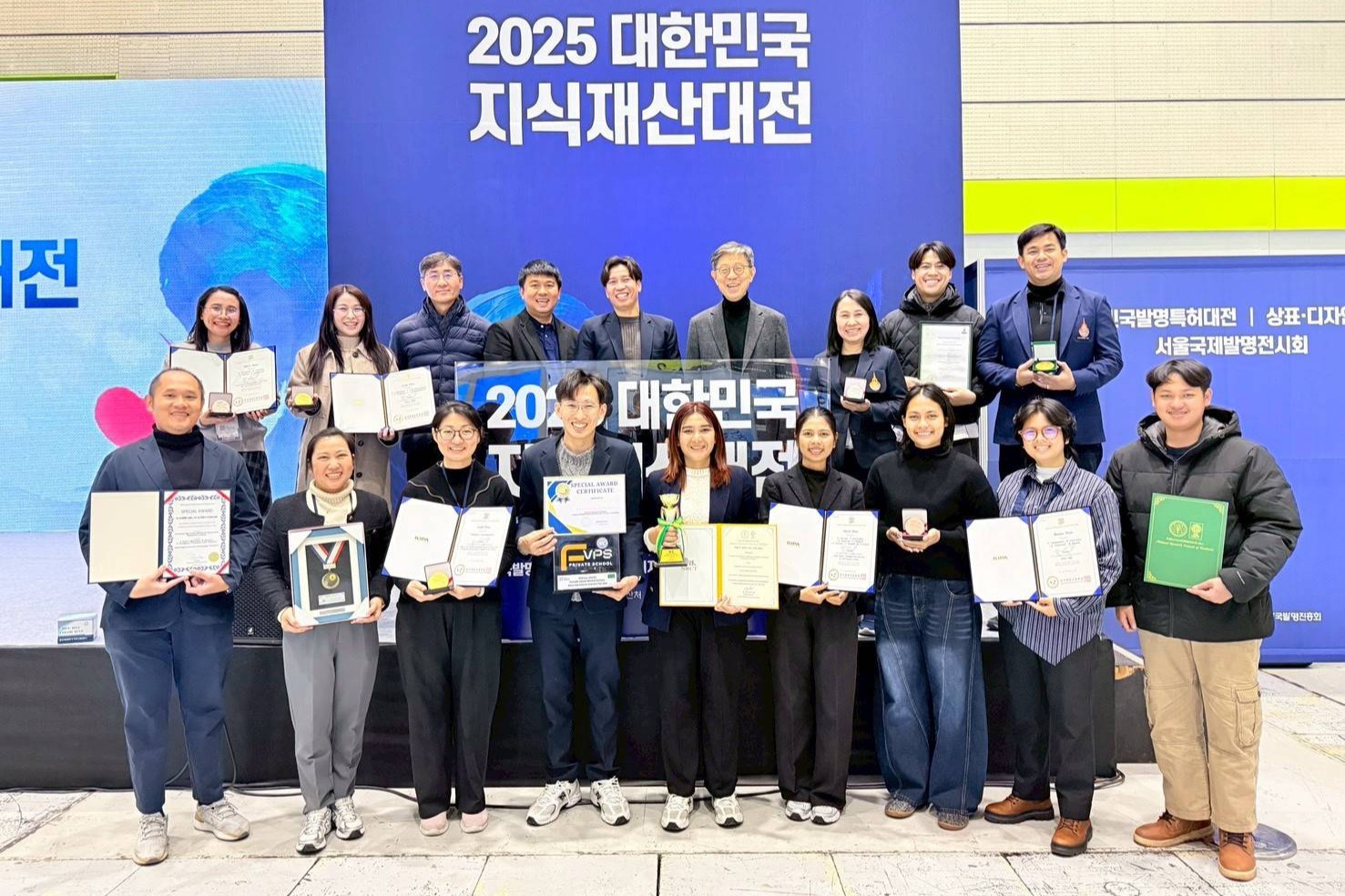 มทร.ธัญบุรี นำงานวิจัยคว้า 10 รางวัล ในงาน SIIF 2025