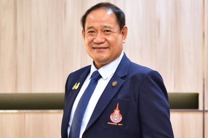 รศ.ดร.สมหมาย ผิวสอาด อธิการบดี มทร.ธัญบุรี