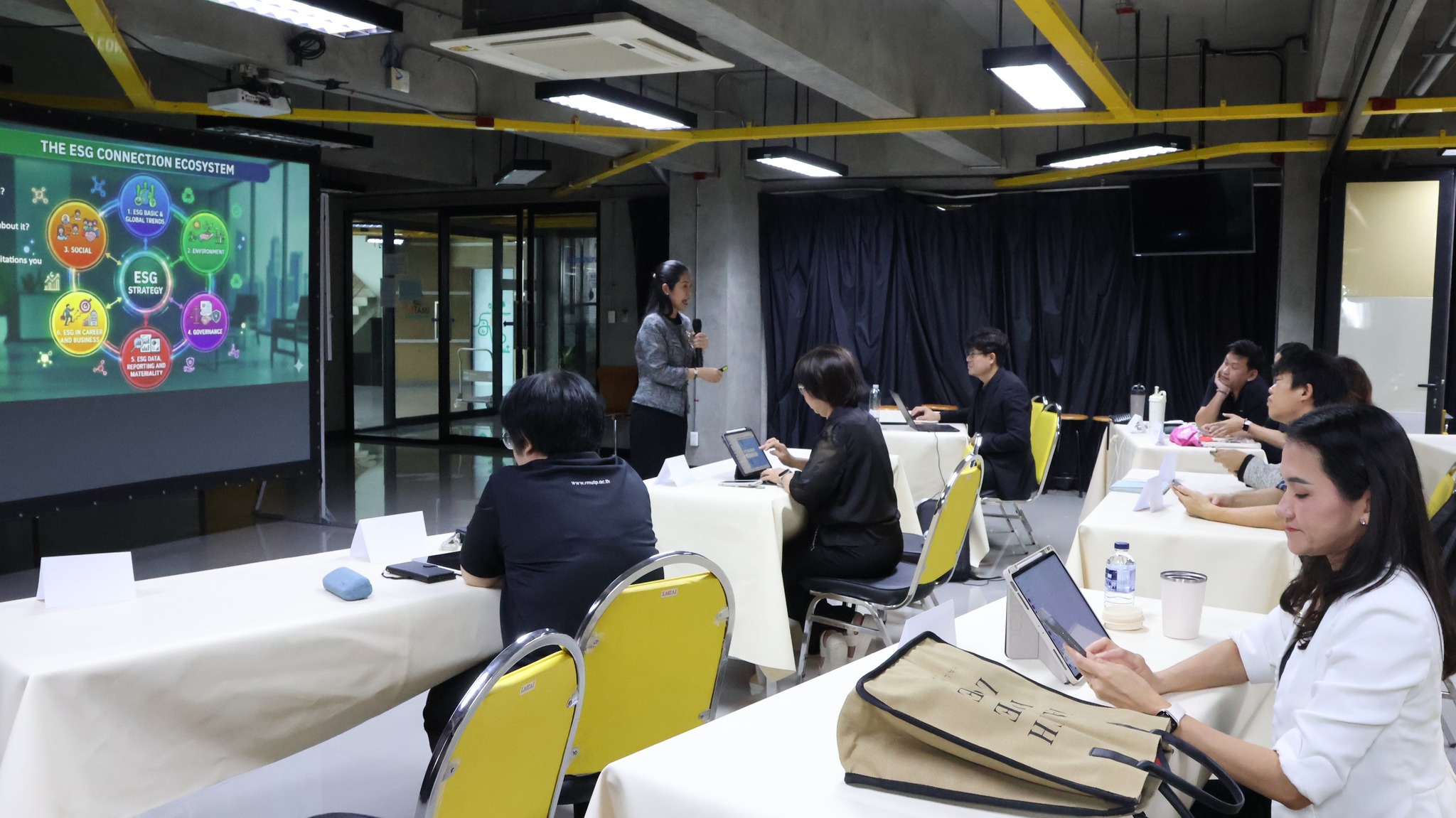 คณะวิทยาศาสตร์และเทคโนโลยี ราชมงคลพระนคร จัดโครงการ ESG Fundamental