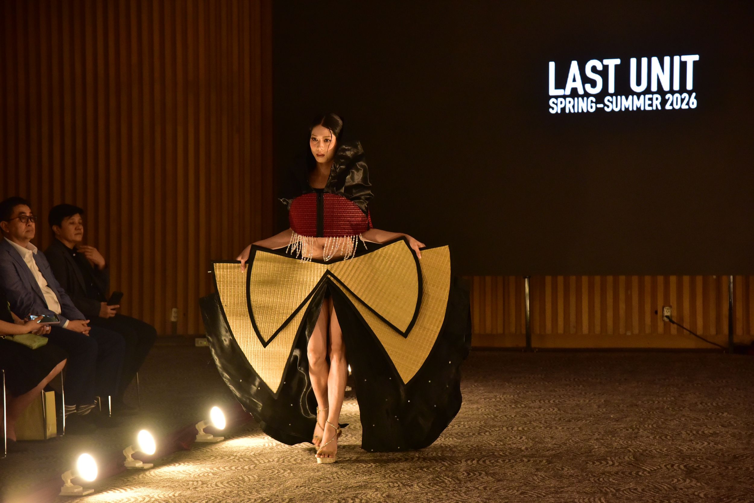 นิทรรศการศิลปนิพนธ์ สุริยศิลป์