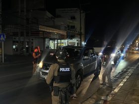 ตำรวจ ตั้งด่าน