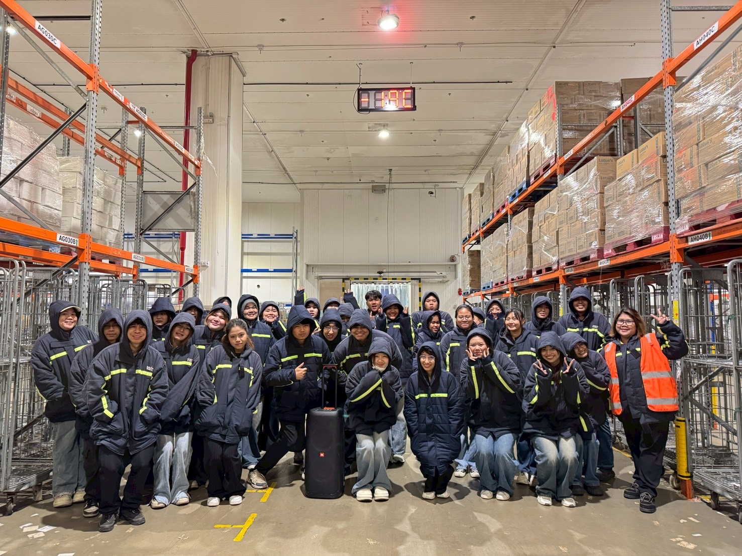 นศ วิทยาศาสตร์และการจัดการเทคโนโลยีอาหาร ดูงานศูนย์กระจายสินค้าโลตัส