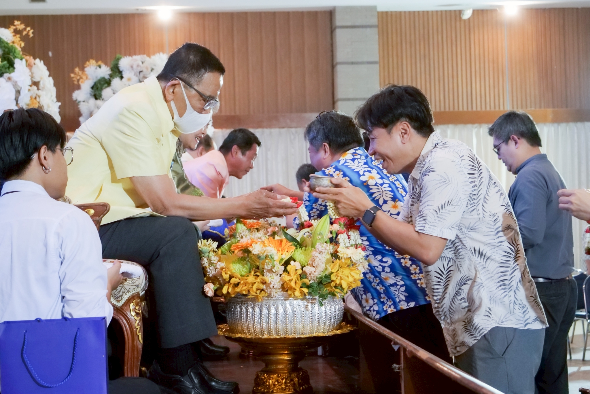 มทร.ธัญบุรี สรงน้ำพระ_260409_51