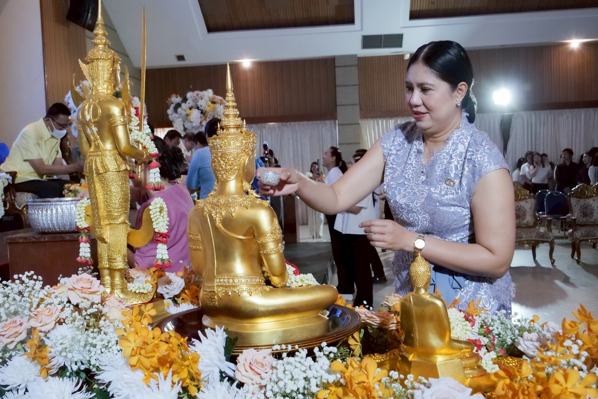 มทร.ธัญบุรี สรงน้ำพระ_260409_51