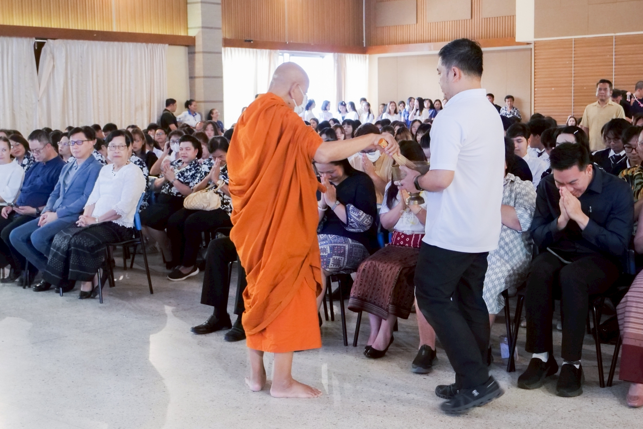 มทร.ธัญบุรี สรงน้ำพระ_260409_51