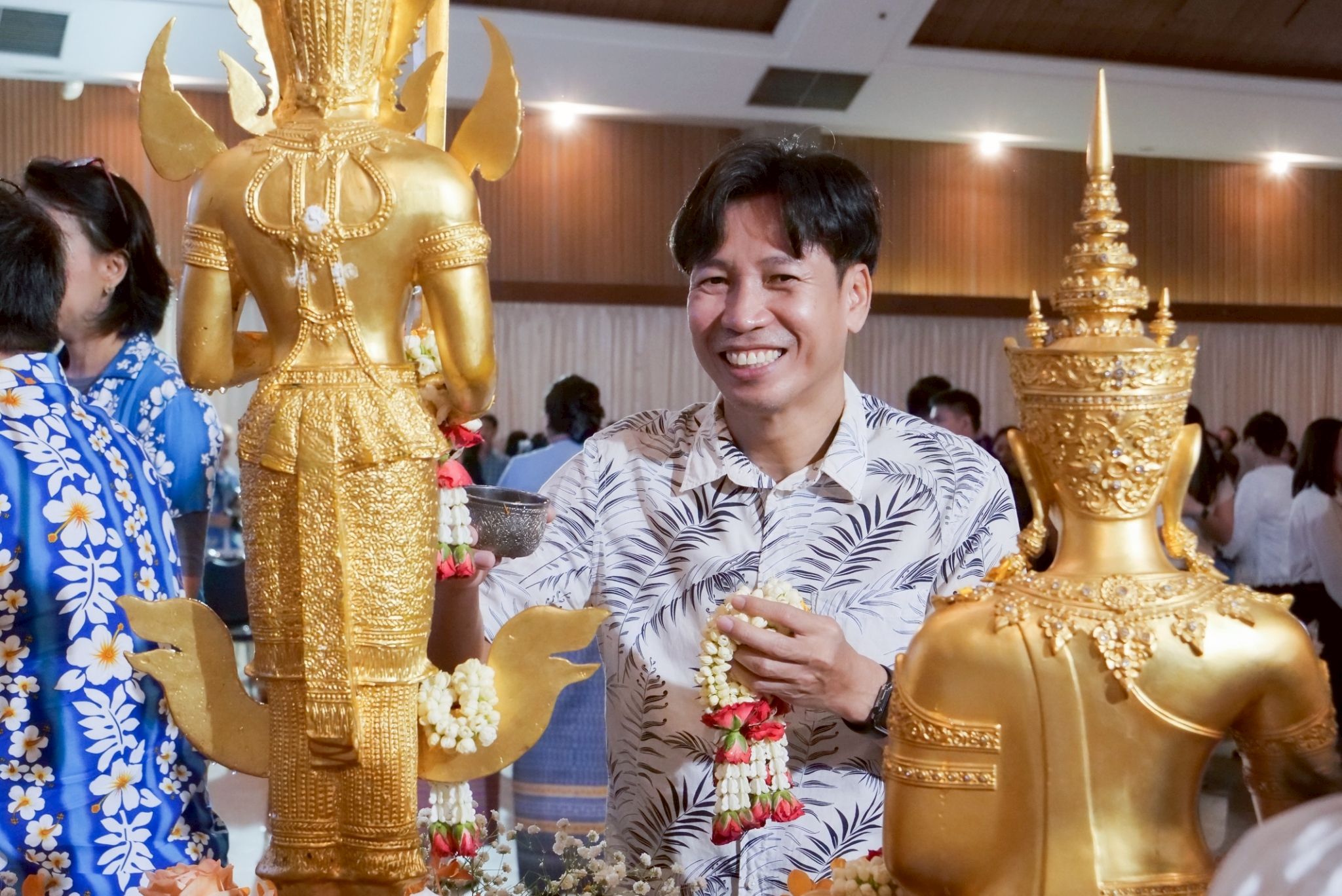 มทร.ธัญบุรี สรงน้ำพระ_260409_51