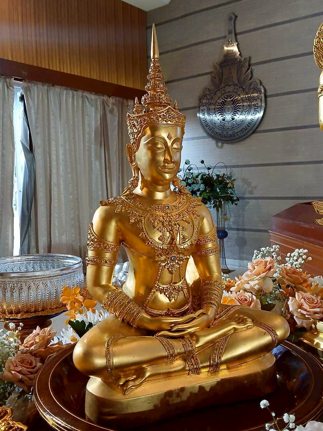 มทร.ธัญบุรี สรงน้ำพระ_260409_51