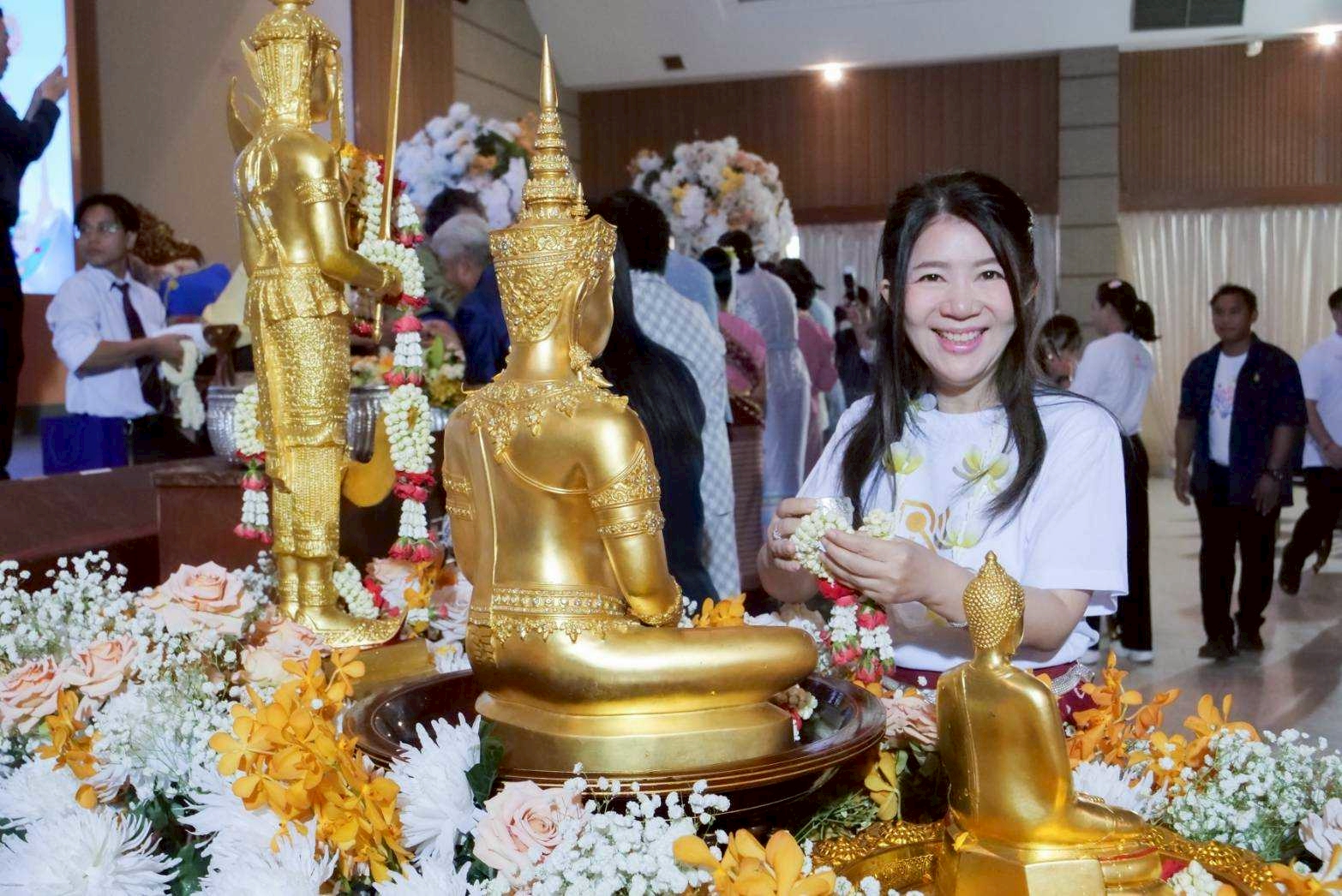 มทร.ธัญบุรี สรงน้ำพระ_260409_51