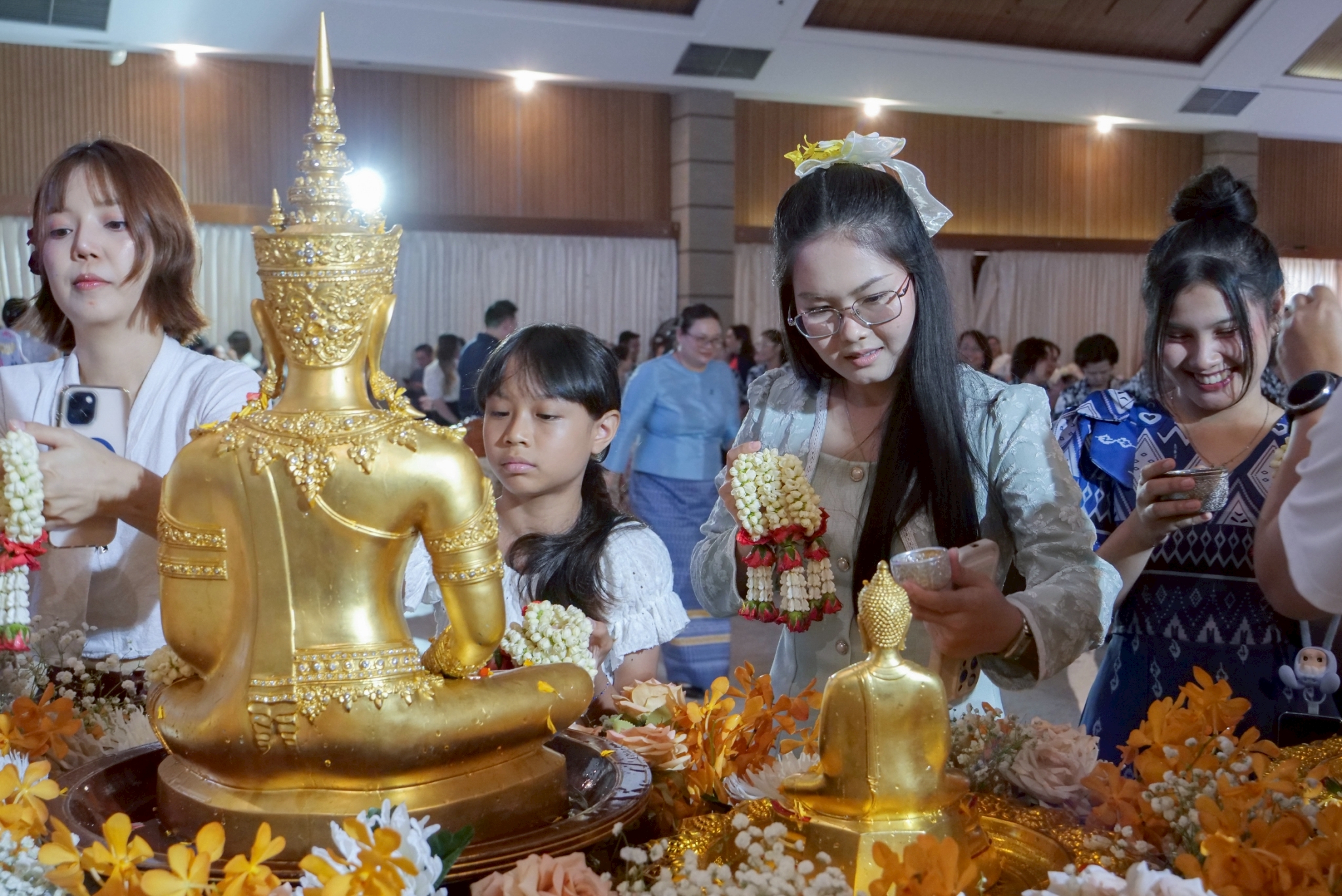 มทร.ธัญบุรี สรงน้ำพระ_260409_51