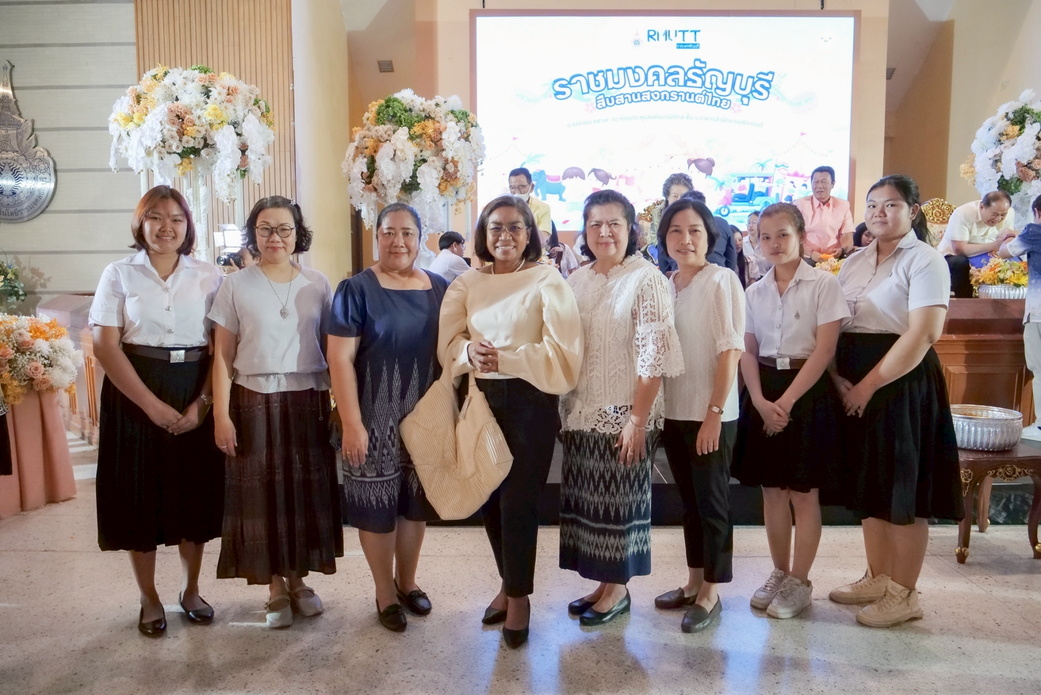 มทร.ธัญบุรี สรงน้ำพระ_260409_51