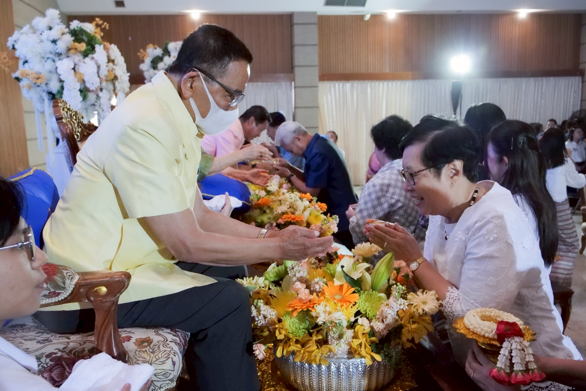 มทร.ธัญบุรี สรงน้ำพระ_260409_51