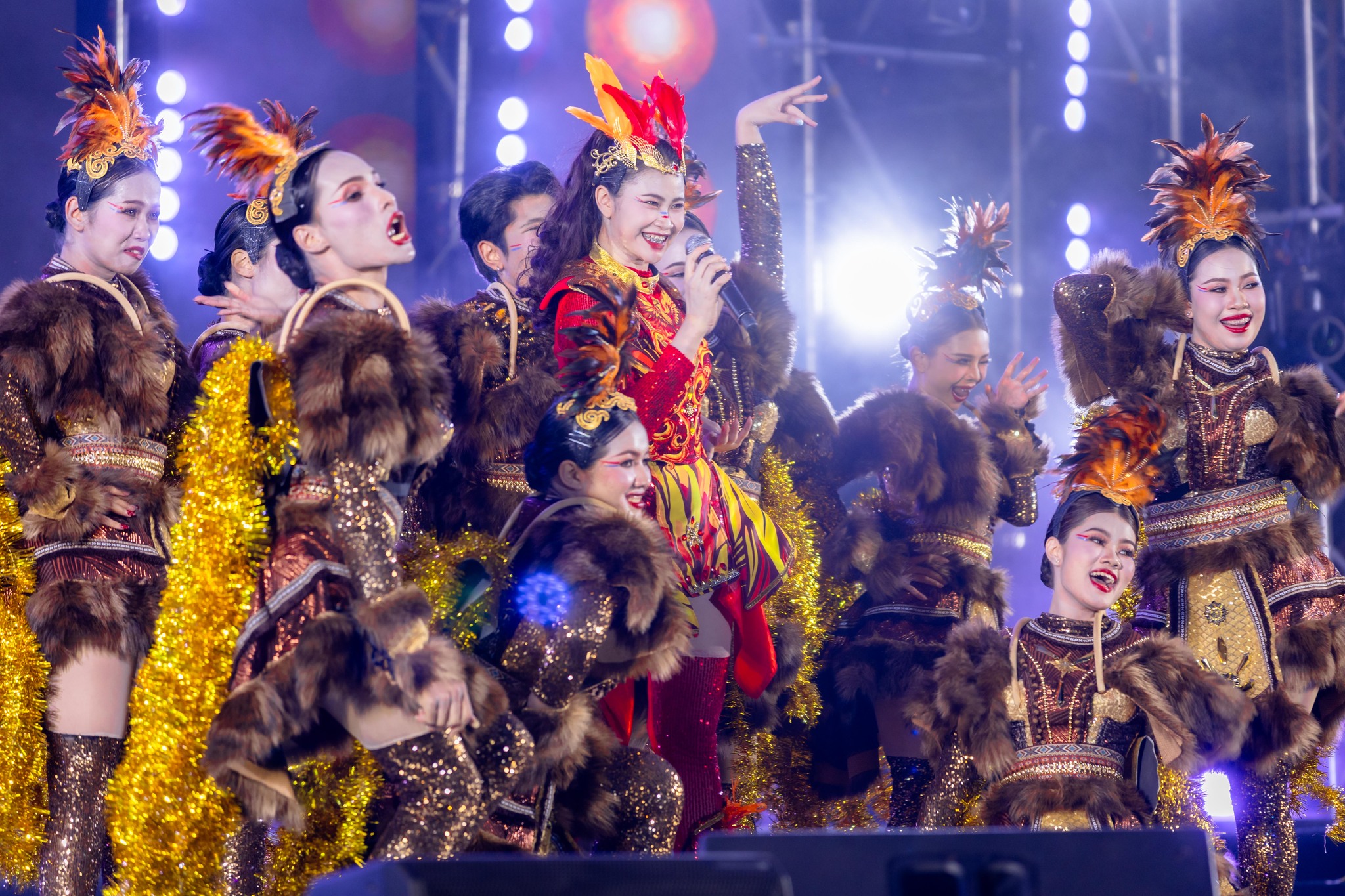 มทร.อีสาน คว้าแชมป์การประกวดขับร้องเพลงลูกทุ่งประเภททีม