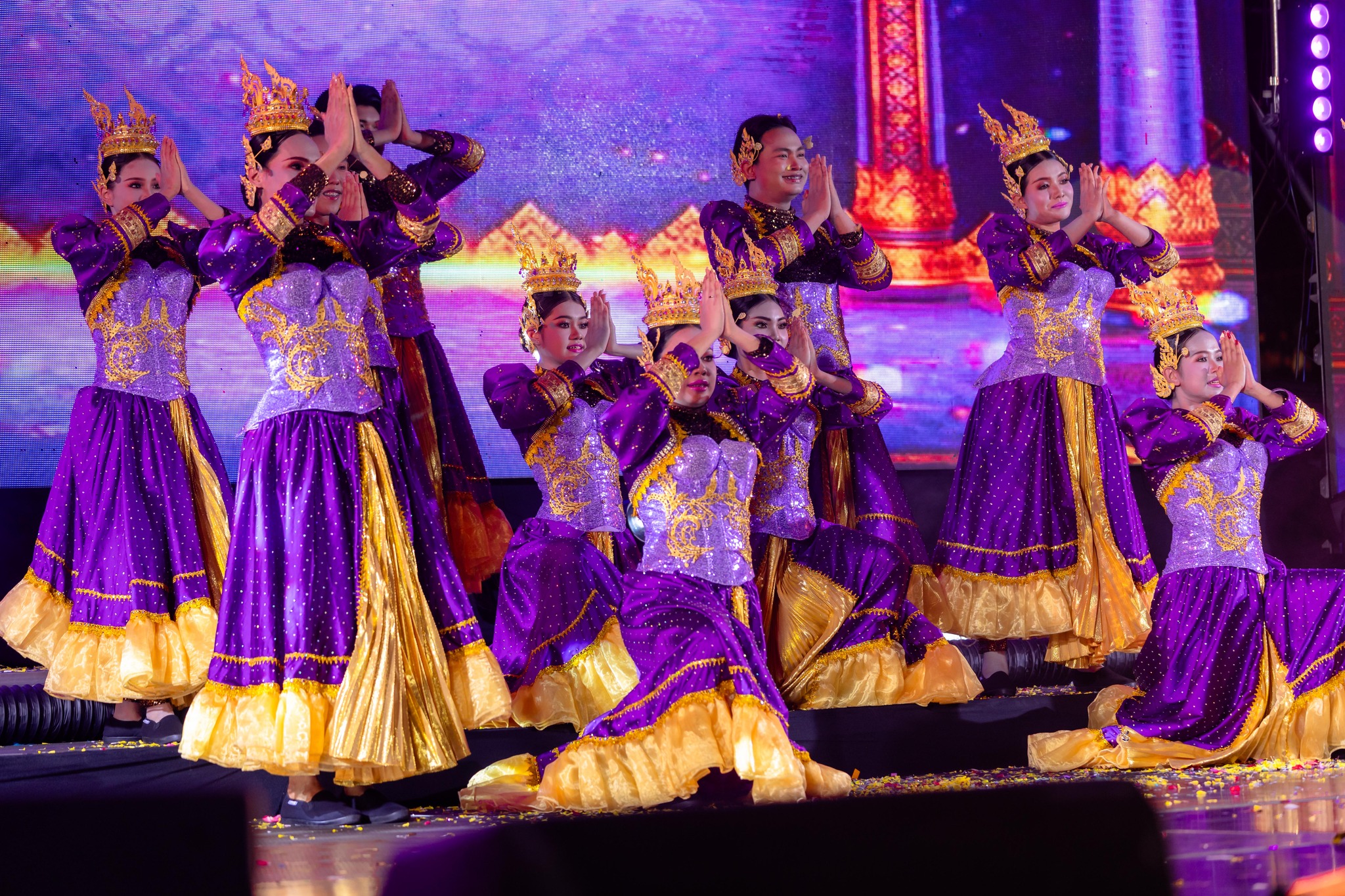 มทร.อีสาน คว้าแชมป์การประกวดขับร้องเพลงลูกทุ่งประเภททีม