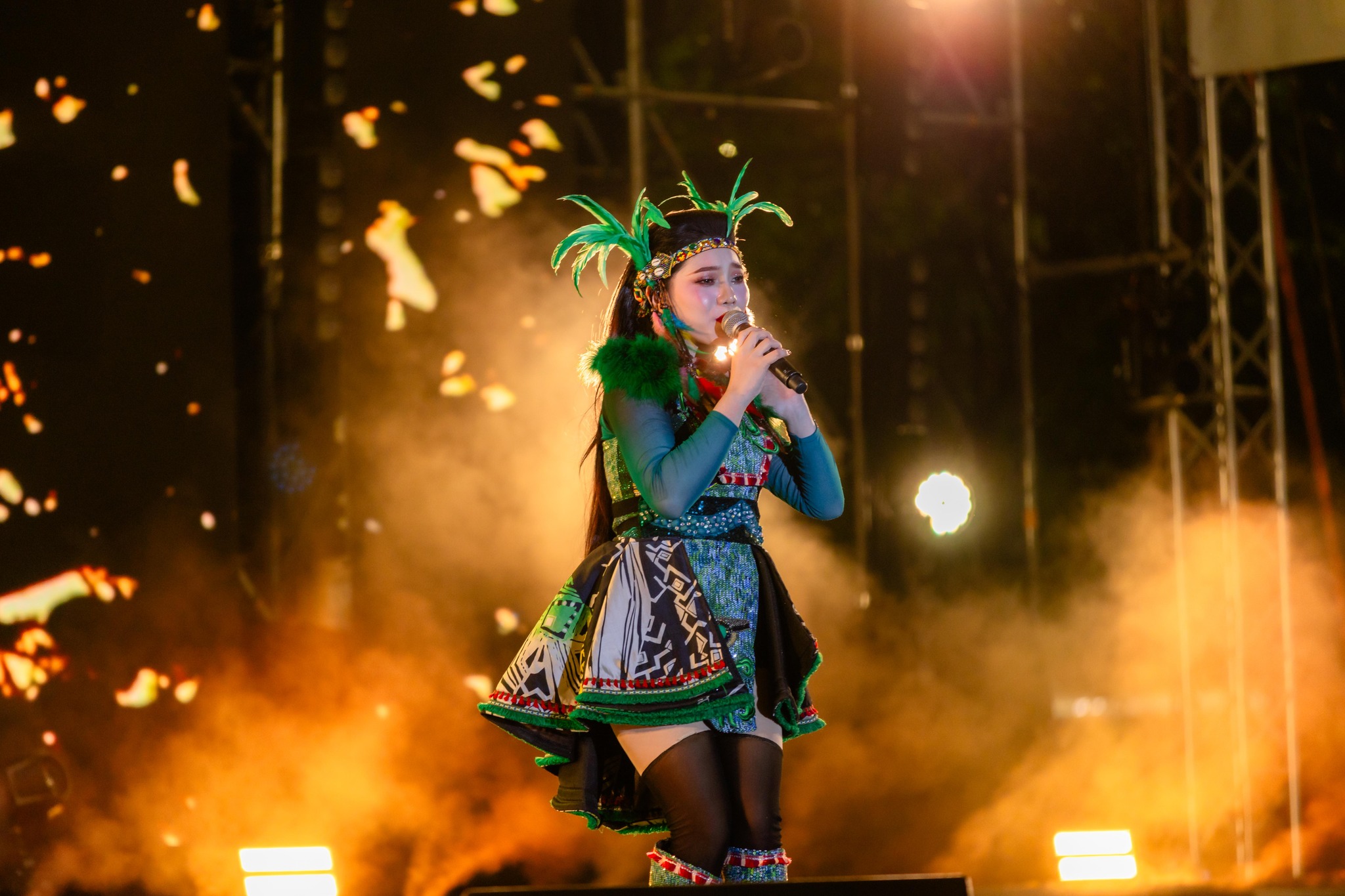 มทร.อีสาน คว้าแชมป์การประกวดขับร้องเพลงลูกทุ่งประเภททีม