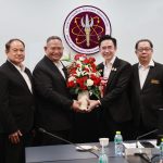 อธิการเข้าพบ อว