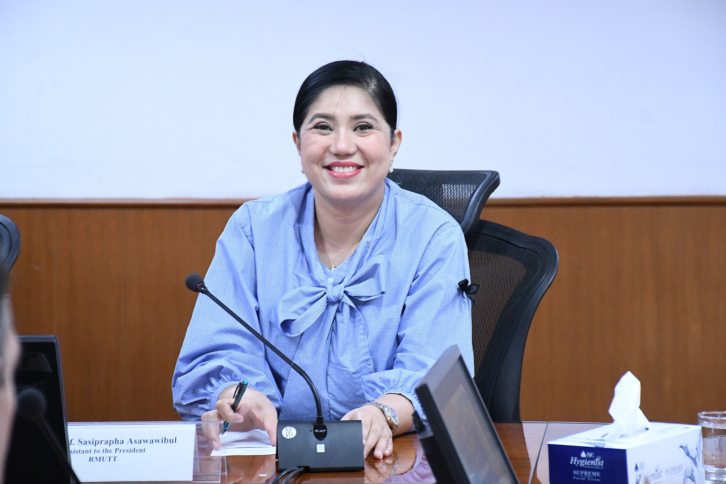 ต้อนรับ Adelaide University