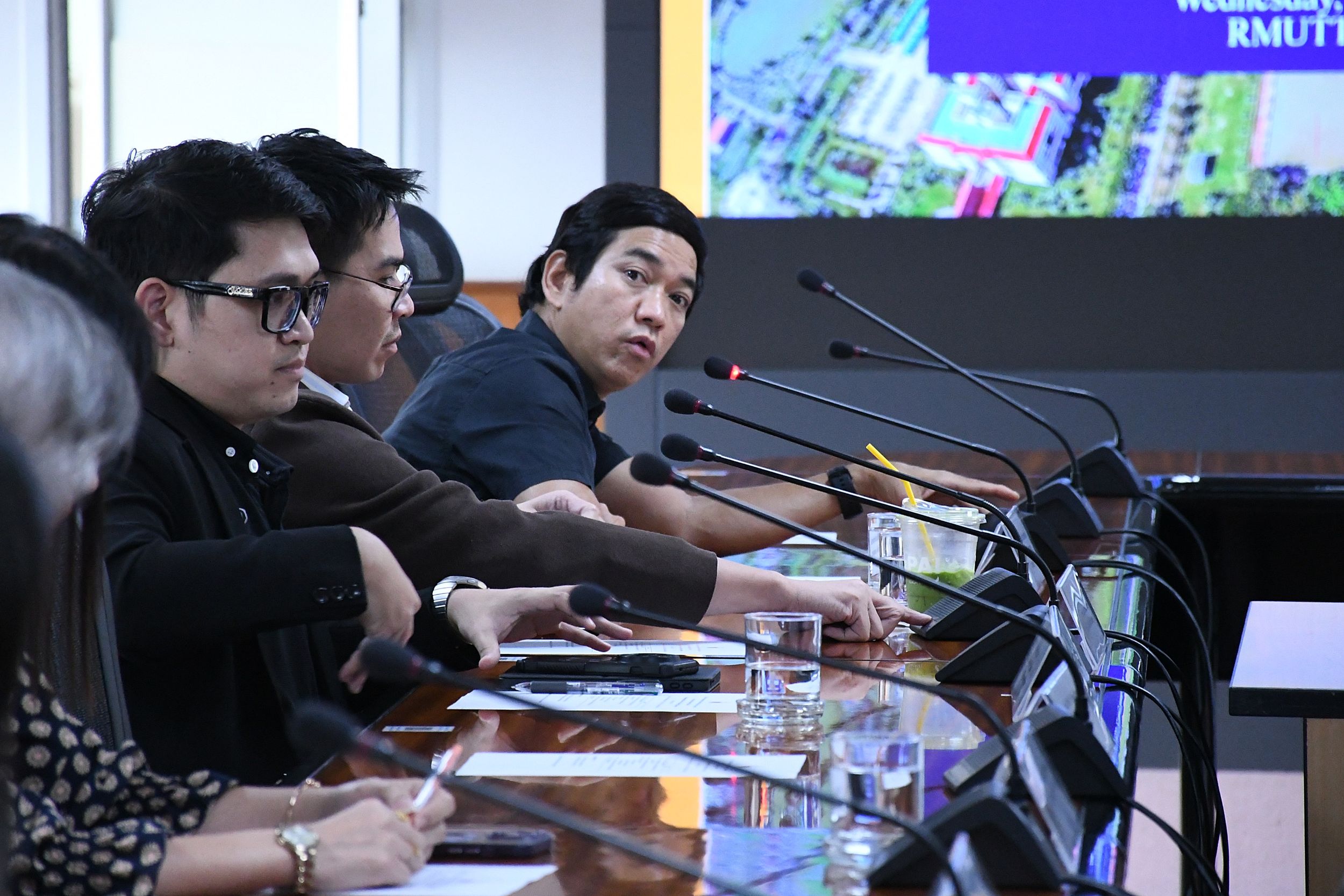 ต้อนรับ Adelaide University