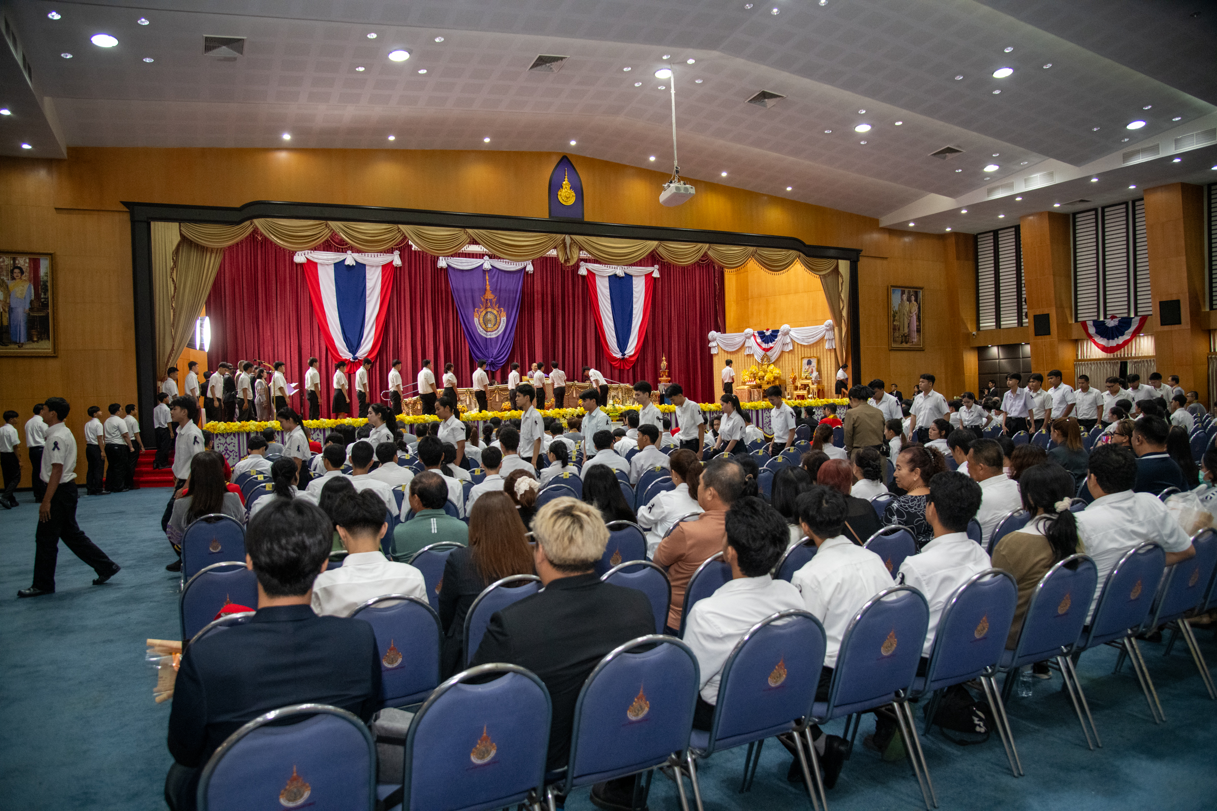 พิธีประทานประกาศนียบัตรวิชาชีพ ครั้งที่ 6 มหาวิทยาลัยเทคโนโลยีราชมงคลพระนคร
