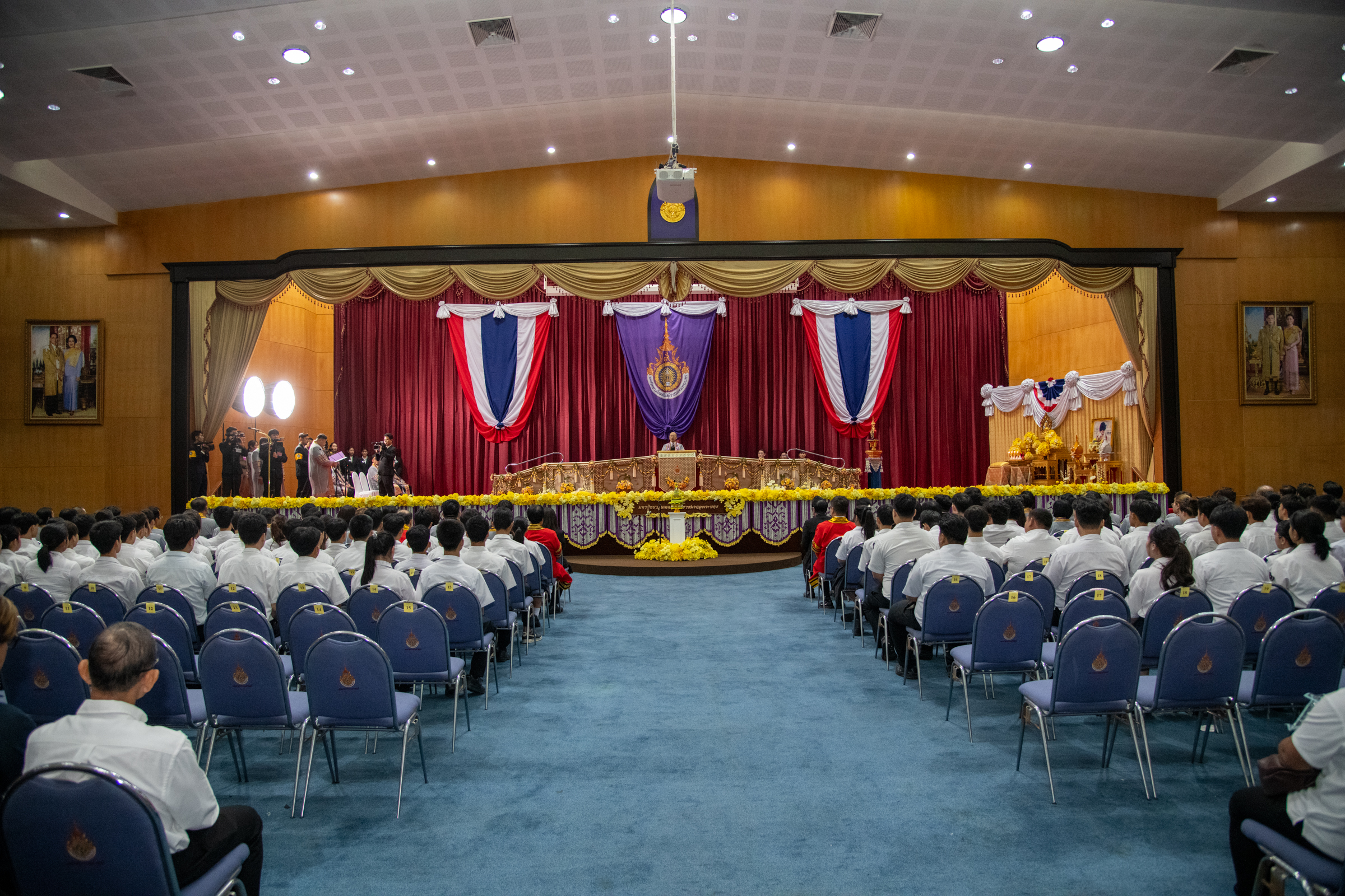 พิธีประทานประกาศนียบัตรวิชาชีพ ครั้งที่ 6 มหาวิทยาลัยเทคโนโลยีราชมงคลพระนคร