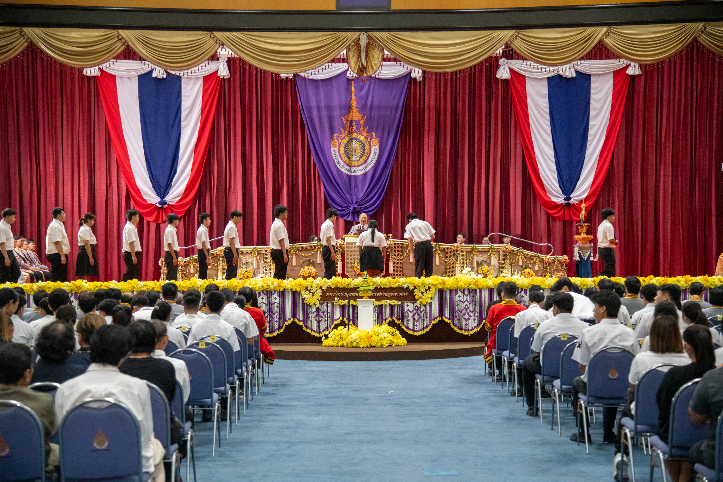 พิธีประทานประกาศนียบัตรวิชาชีพ ครั้งที่ 6 มหาวิทยาลัยเทคโนโลยีราชมงคลพระนคร