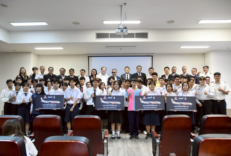มทร.ธัญบุรี จับมือสายการบินไทยไลอ้อนแอร์ มอบทุนการศึกษาทันที
