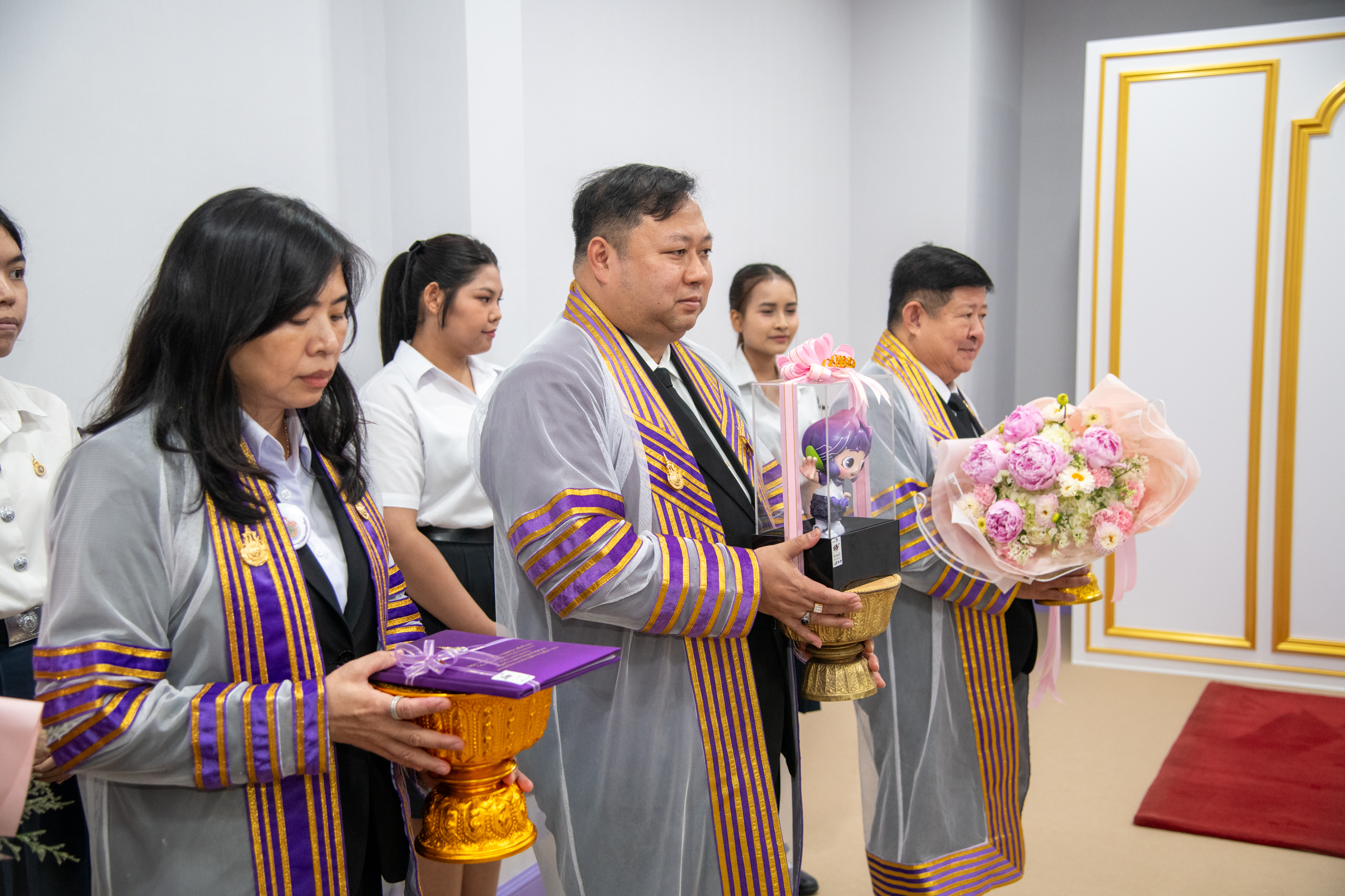 ราชมงคลพระนคร ทูลเกล้าฯ ถวายปริญญากิตติมศักดิ์