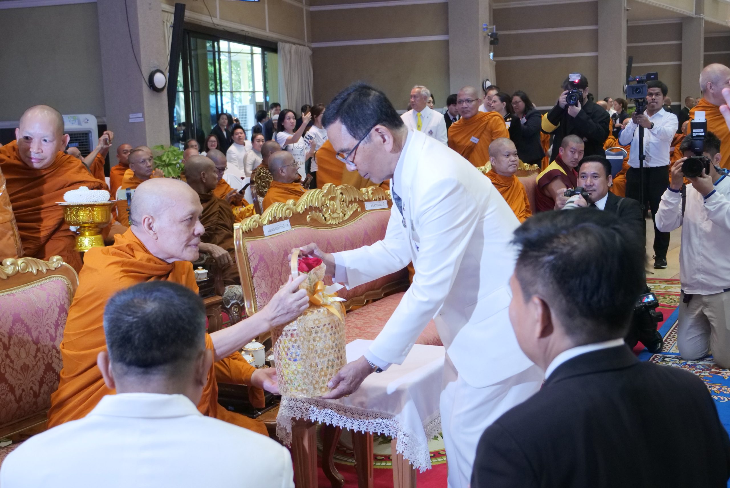 สมาคมผู้ทำคุณประโยชน์ ร่วม มทร.ธัญบุรี จัดพิธีมอบรางวัลเสาอโศกผู้นำศีลธรรม ปี 2569