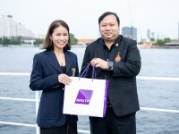 ราชมงคลพระนคร ลงนามไทยสมายล์บัส พัฒนาวิจัยและนวัตกรรมพลังงานสะอาด
