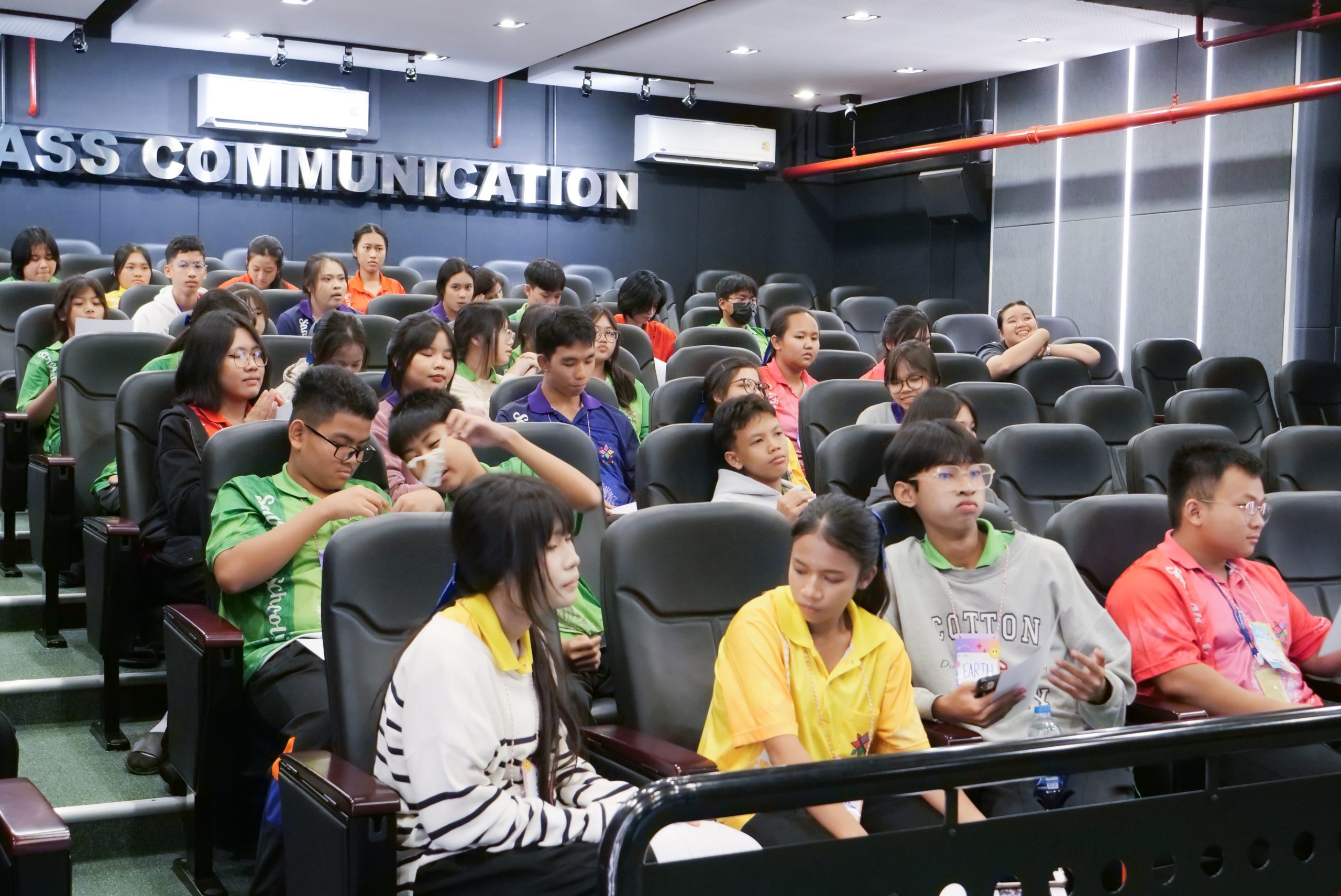 RMUTT RADIO ถ่ายทอด ศาสตร์แห่งเสียง เสริมทักษะผลิตรายการวิทยุให้กับนักเรียน ร.ร.สามโคก จ
