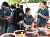 คณะเทคโนโลยีการเกษตร มทร.ธัญบุรี สืบสานภูมิปัญญากะละแมชาวมอญ